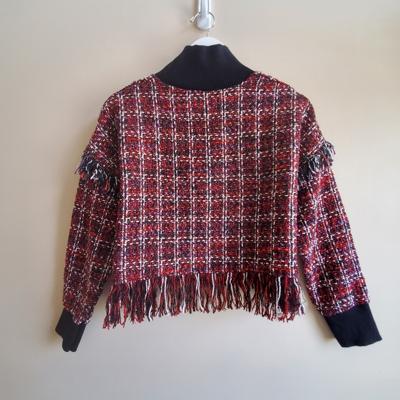 Tweed crop Top With fringe with turtle neck, low sleeve seams - Picture 4 of 7